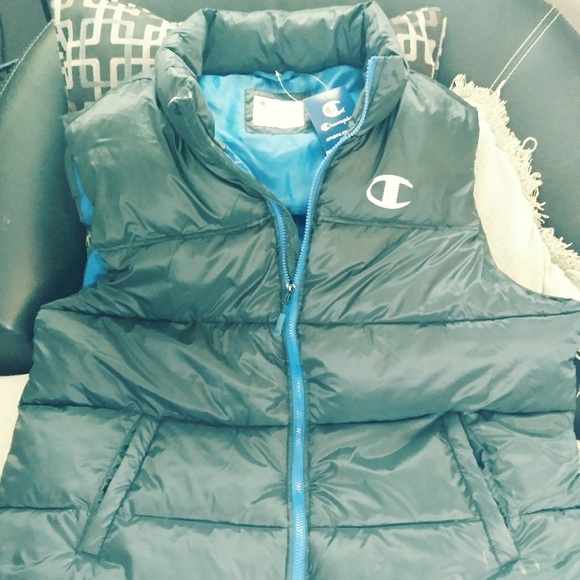 NWT CHAMPION BUBBLE VEST RETAIL $107 - Picture 2 of 5
